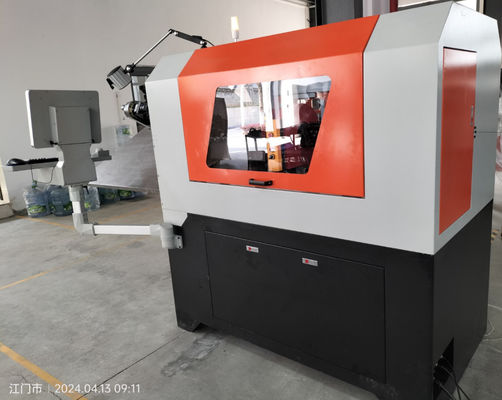 Wielofunkcyjna maszyna do formowania sprężyn CNC o średnicy 0,3 - 2,5 mm z serwonapędem
